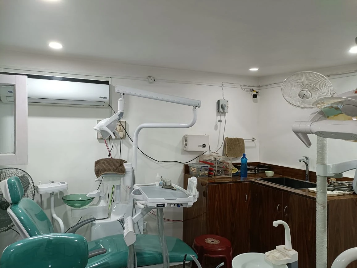 Maa Gayatri Dental Clinic treatment room in Begusarai